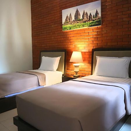 Omah Watu Homestay Джокьякарта Экстерьер фото