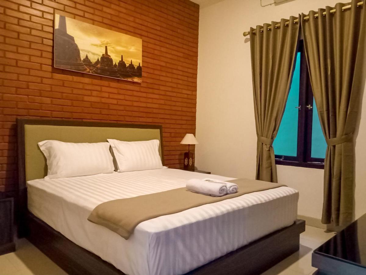 Omah Watu Homestay Джокьякарта Экстерьер фото
