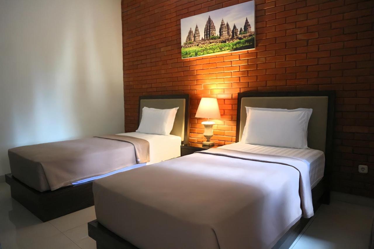 Omah Watu Homestay Джокьякарта Экстерьер фото